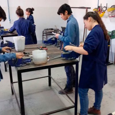 En defensa de la educación técnica: nuevo amparo contra el Presupuesto de Milei que reduce 93% los recursos