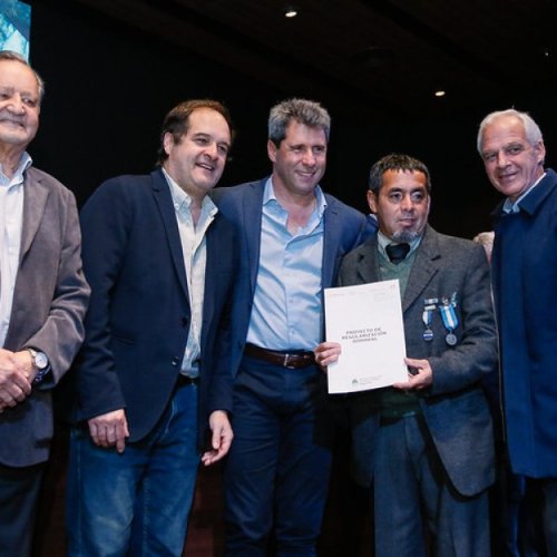 Programa de Regulación Dominial: Sergio Uñac entregó 405 nuevas escrituras de viviendas