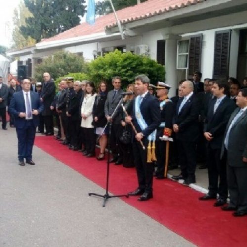 25 de Mayo: Uñac encabezó el acto en Casa de Gobierno