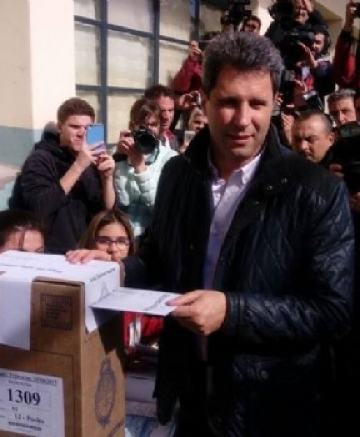 "Sirven las PASO en un país federal que tiende a tener un centralismo marcado por lo tanto, a nivel nacional, era irresponsable ponerlas en duda. En todo caso, hubo tiempo de modificarlas un año y medio antes. Es importante que nosotros instemos a cumplir la ley y después de esto, veremos las opiniones sobre este mecanismo”. Sergio Uñac.