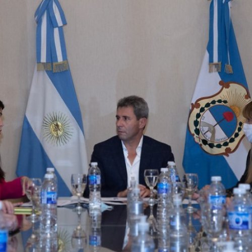 Uñac firmó un convenio de colaboración con Luana Volnovich, directora de PAMI
