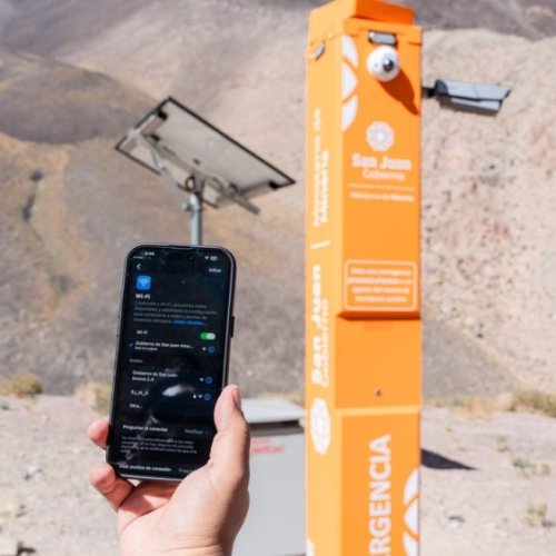 El Paso de Agua Negra estrena cuatro tótems de emergencia y comunicación