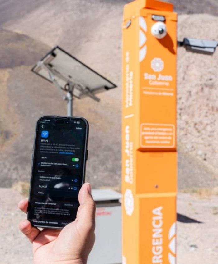 El Paso de Agua Negra estrena cuatro tótems de emergencia y comunicación