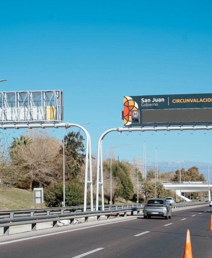 Avanza la instalación de cartelería digital en Avenida de Circunvalación
