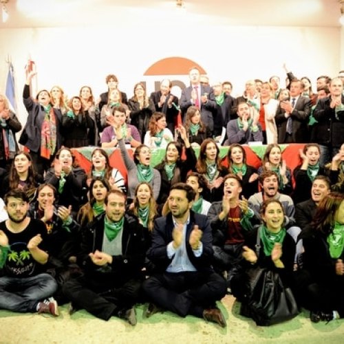 Aborto Legal: la Juventud Radical les metió presión a sus senadores