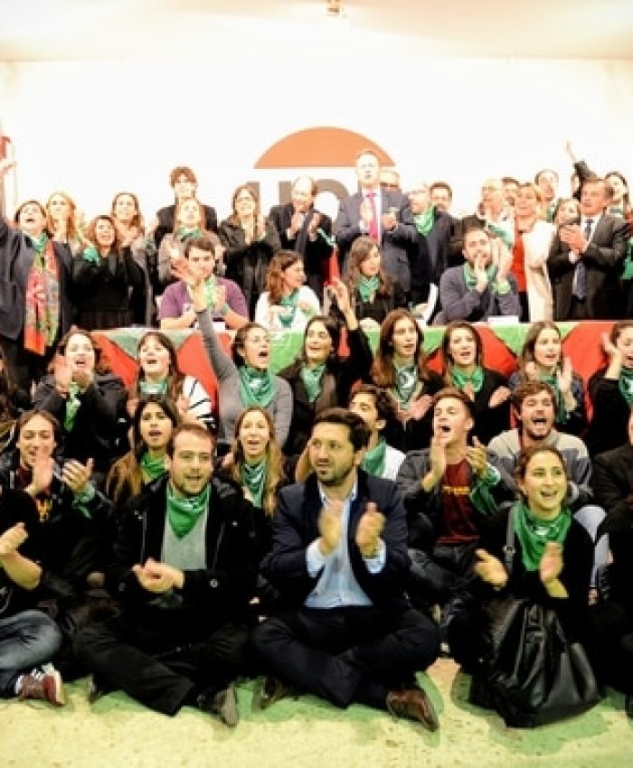 Aborto Legal: la Juventud Radical les metió presión a sus senadores