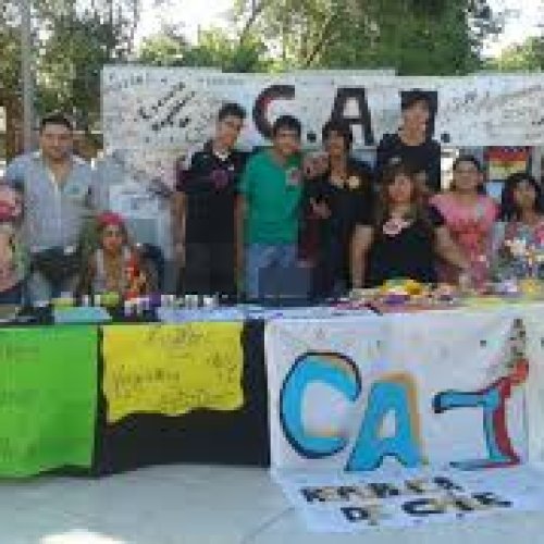 Tras el ajuste en educación corren peligro los CAJ