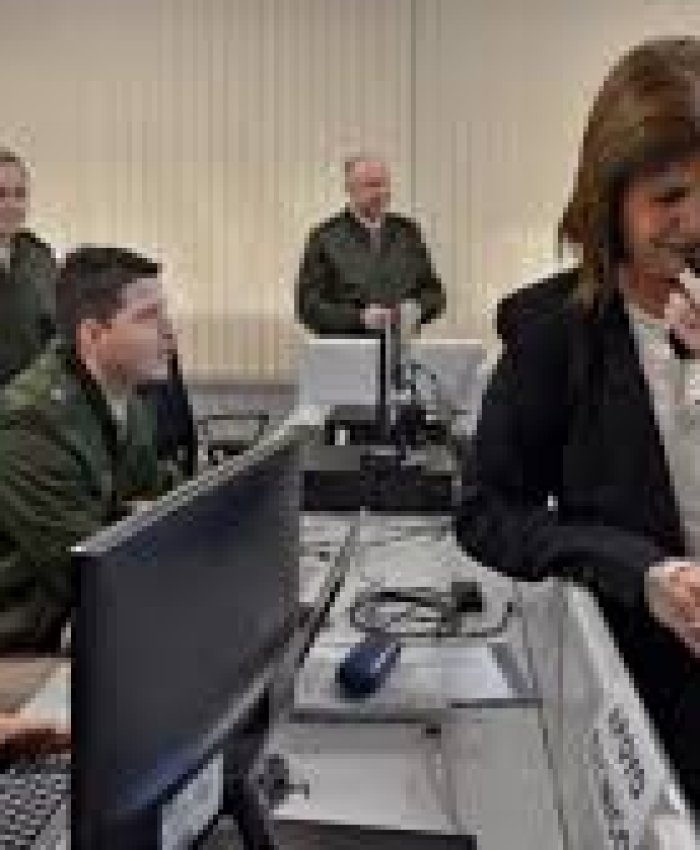 Patricia Bullrich reconoció que en poco tiempo espiarán WhatsApp