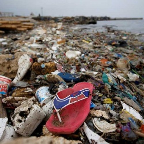 Indonesia: Ola de tsunami arrasa con concierto al aire libre (mirá el video)