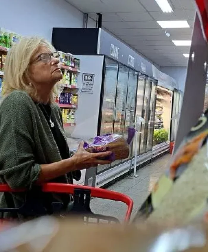 Las burbujas no se ven: ventas en supermercados cayeron por sexto mes consecutivo en septiembre