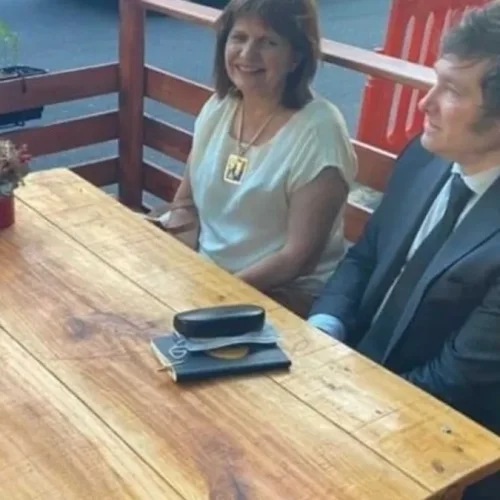 ¿SON LO MISMO?: Patricia Bullrich presiona a JxC para sumar a Milei, «No tenemos que cerrar las puertas a nadie»