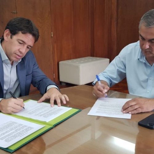 <a href="https://sisanjuan.gob.ar/produccion-y-desarrollo-economico/2023-03-13/47778-con-el-12-los-ministros-de-san-juan-y-mendoza-firmaron-el-acuerdo-vitivinicola">Con el 12 %, los ministros de San Juan y Mendoza firmaron el Acuerdo Vitivinícola</a>