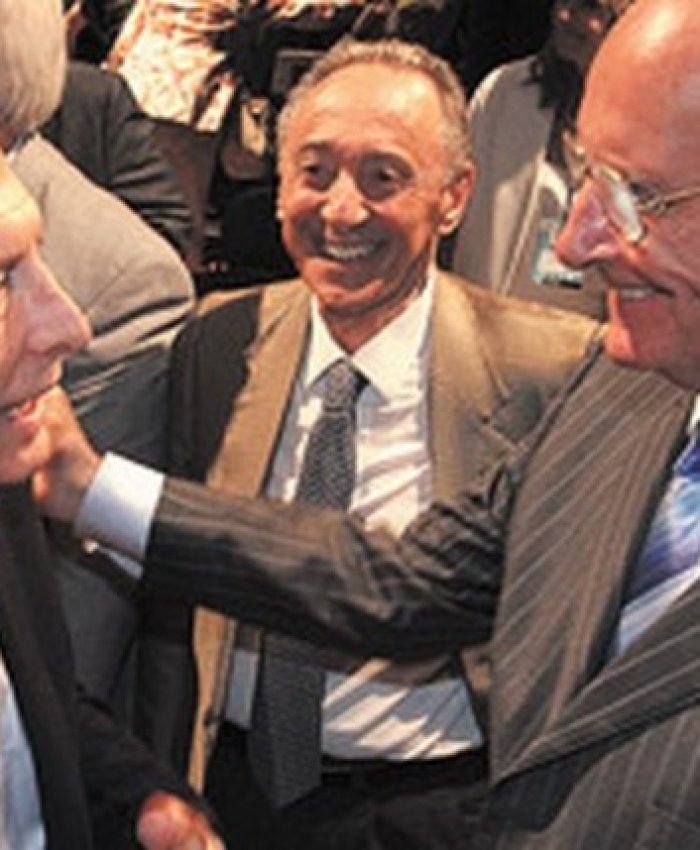 Apagón y crisisis total en los medios de comunicación argentinos: más poder a Clarín, cierres y despidos
