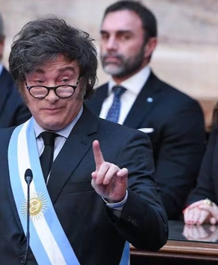 DE REPUBLICA NADA: el Gobierno no admitirá fotógrafos a la Asamblea Legislativa y restringirá el lugar para la prensa