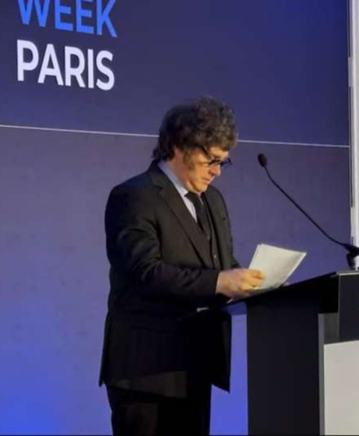 Javier Milei ante empresarios en París: «Si reelegimos en primera vuelta, van a experimentar un milagro»