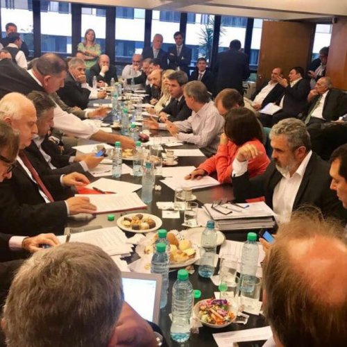 Gobernadores se reunieron para tratar los puntos del Pacto Fiscal