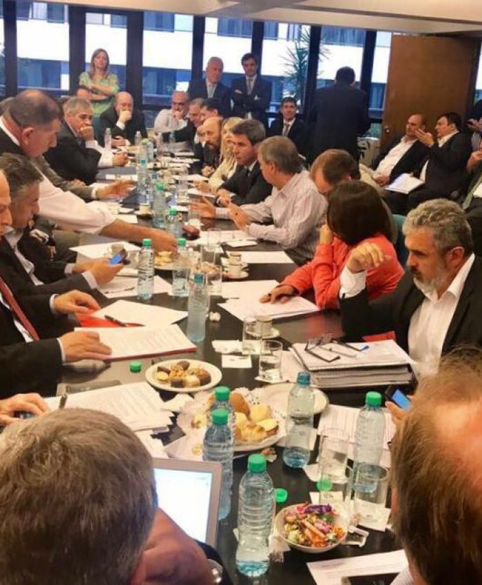 Gobernadores se reunieron para tratar los puntos del Pacto Fiscal