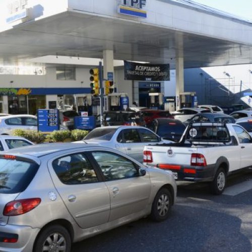 YPF suspende el aumento en las naftas