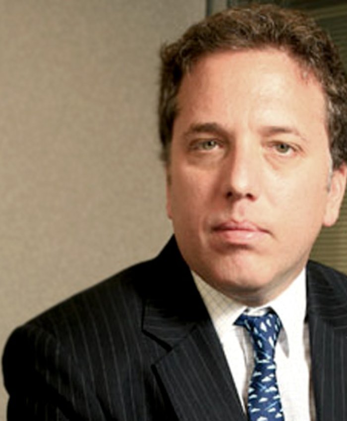 Dujovne almuerza con la UIA, con la reforma tributaria en la agenda