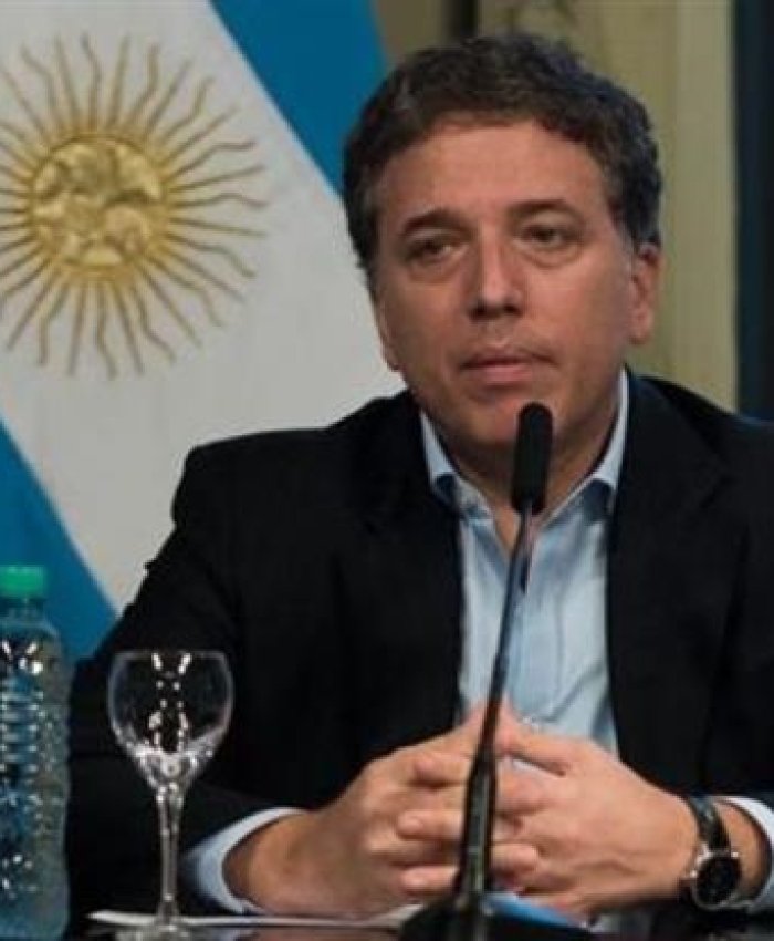 Dujovne afirmó que el gasto público «está dejando de ser una carga para el sector privado»