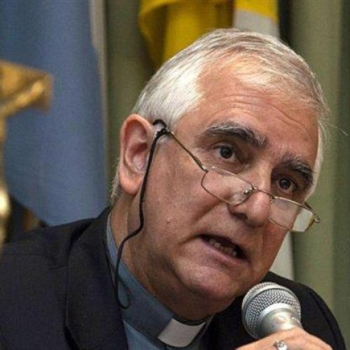 Volcó monseñor Lozano en la ruta 150, se encuentra fuera de peligro