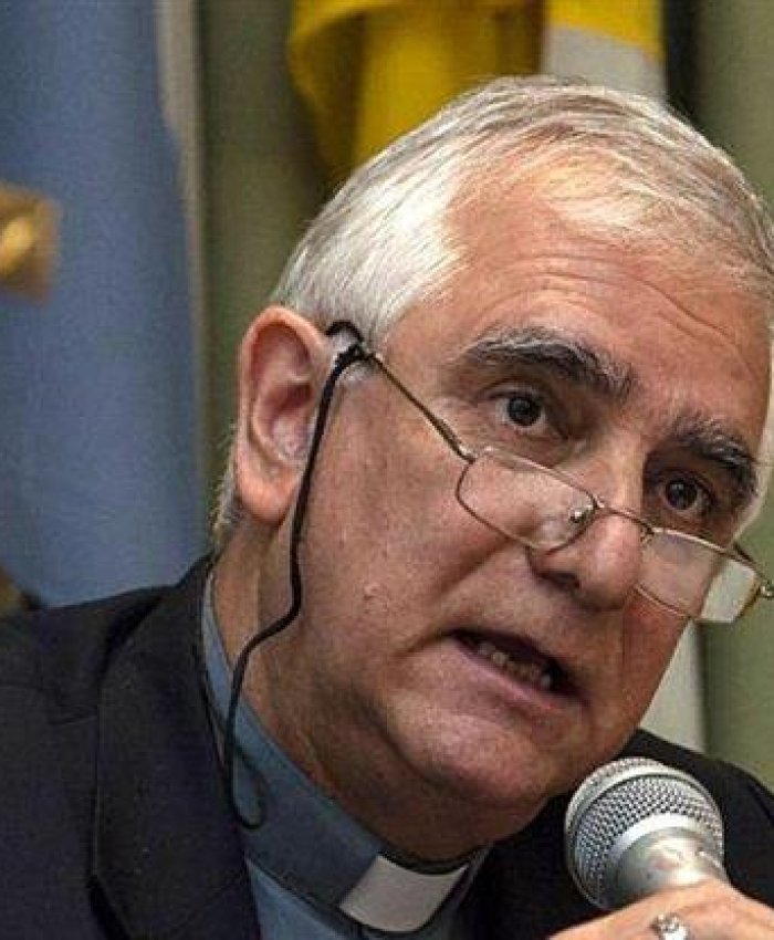 Volcó monseñor Lozano en la ruta 150, se encuentra fuera de peligro