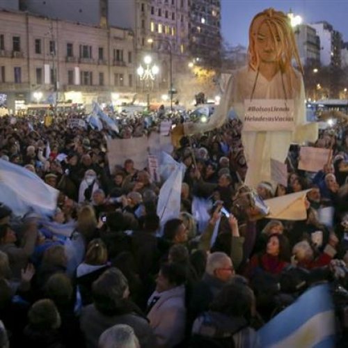 Multitudinaria marcha para pedir desafuero a CFK