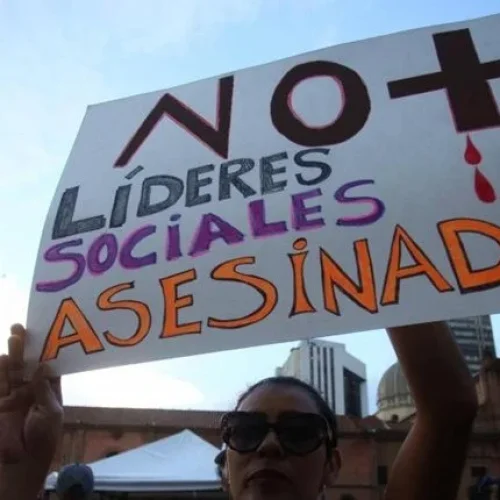 VIOLENCIA EN COLOMBIA: vuelven a amenazar de muerte a Francia Márquez y ya van 50 líderes sociales asesinados este año