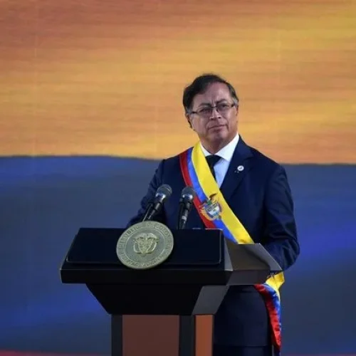Petro asumió la presidencia: “Hoy empieza la Colombia de lo posible”