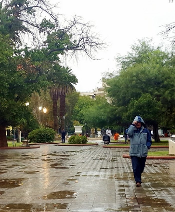 Tiempo: en la noche llega el sur con fuerte descenso de la temperatura