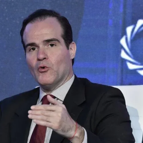 Escándalo en el BID: exasesor de Trump, clave en el préstamo del FMI a Macri, investigado por malversación de fondos