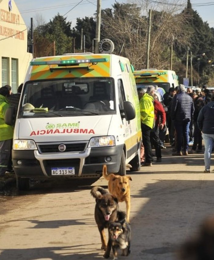 Vista del frente de la escuela en Moreno donde hubo una explosión. Foto Maxi Failla