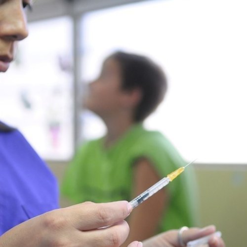 Por el recorte en salud, desde Nación dejaron de incluir la vacuna contra la meningitis en el calendario
