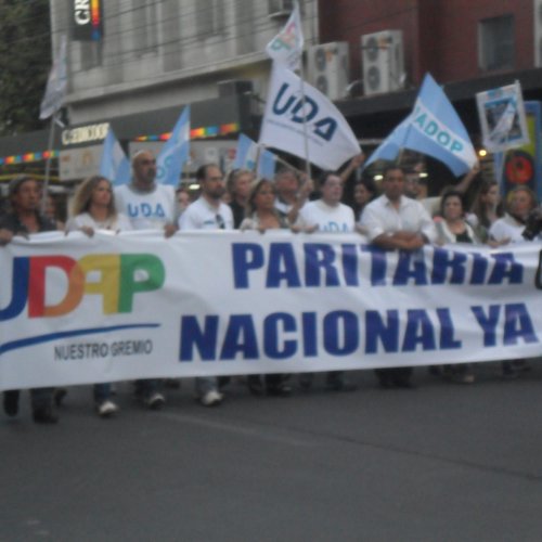 Paro docente: De Los Ríos no descarta descontar el día