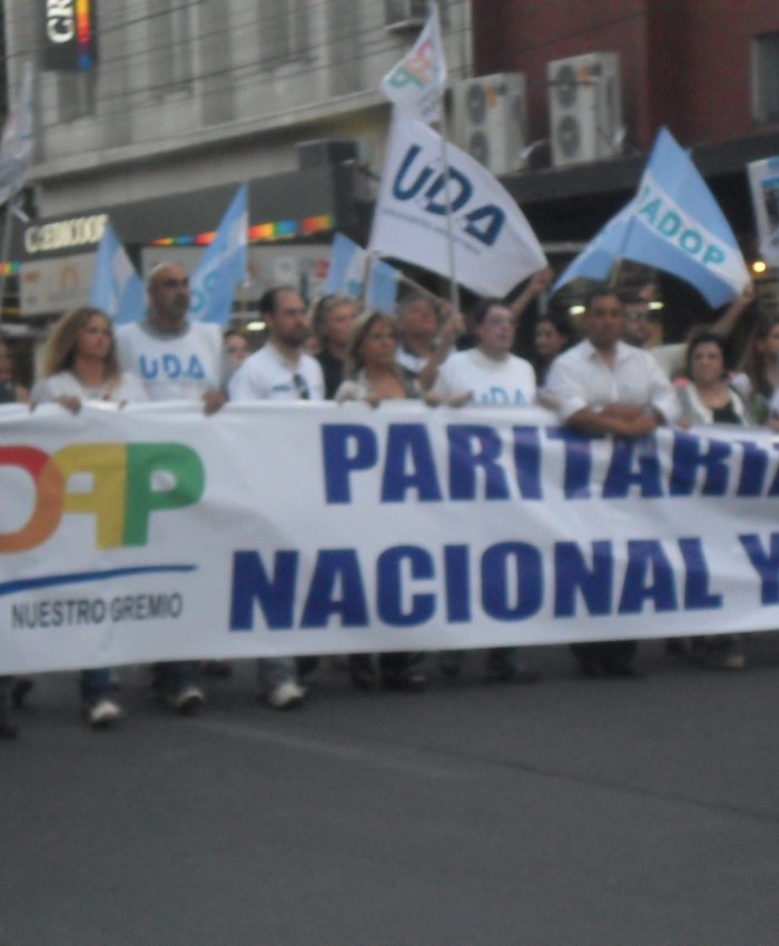 Paro docente: De Los Ríos no descarta descontar el día