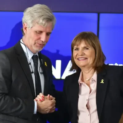 «AGAIN»: Milei por decreto, amplió en $26 mil millones el presupuesto de la SIDE.