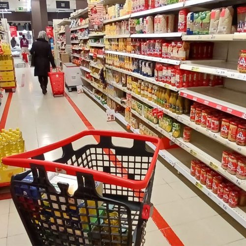 Las grandes empresas de alimentos remarcan precios siguiendo los aumentos del dólar, las tarifas y los combustibles