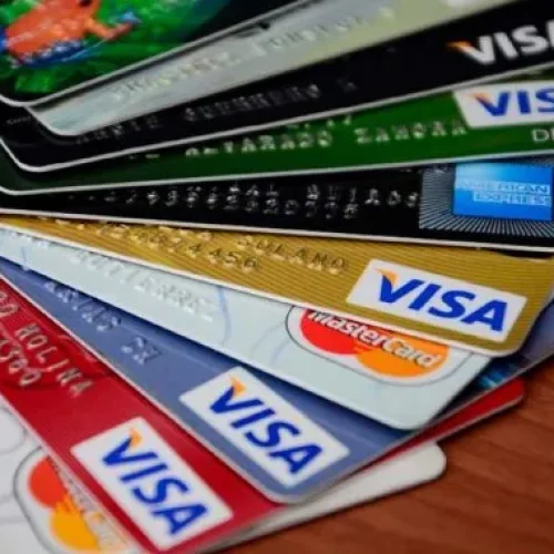 ATENCION: a partir de hoy es más caro financiar el pago de la tarjeta de crédito en pesos y dólares