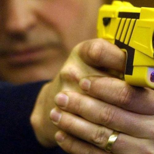 El Macrismo habilitó el uso de las pistolas Taser para las fuerzas de seguridad