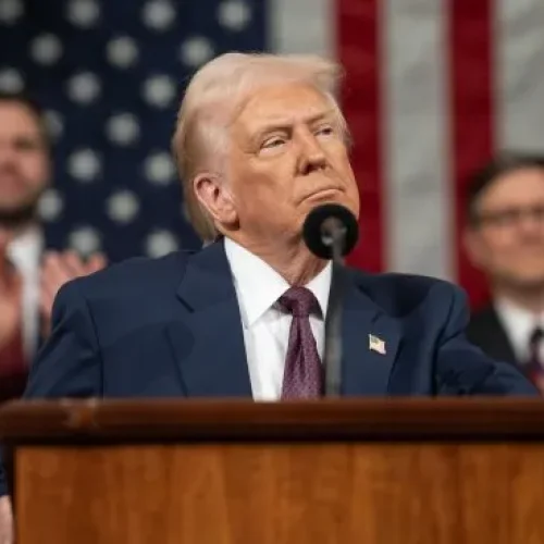 Escala la guerra comercial: EEUU aplicará aranceles del 104% a China