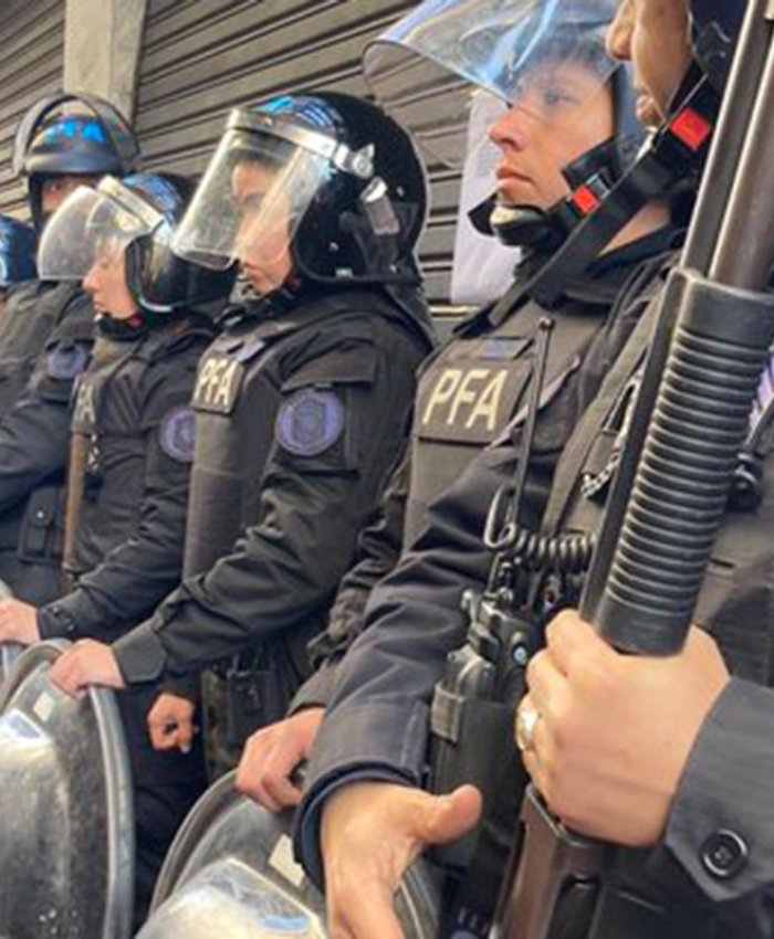 PERSECUCIÓN: la Policía Federal bloquea el ingreso a la Universidad de las Madres