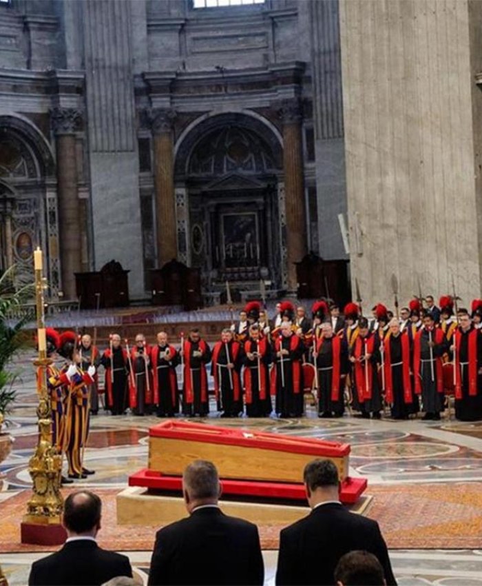 Roma colapsada por la masiva afluencia de turistas que quieren despedir al Papa
