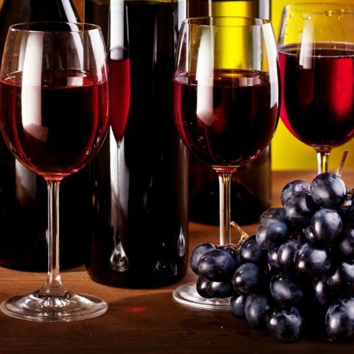 Dujovne recibirá a viñateros por reclamos para desactivar impuesto a vino