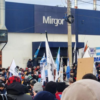 Protesta de todos los sindicatos de Tierra del Fuego, en defensa de la industria nacional