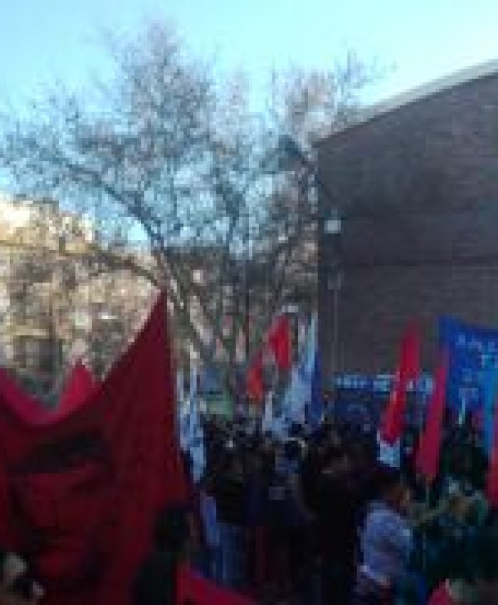 ¿Dónde está Santiago Maldonado? Cientos de sanjuaninxs se concentraron en la Plaza 25 para exigir la aparición con vida del joven