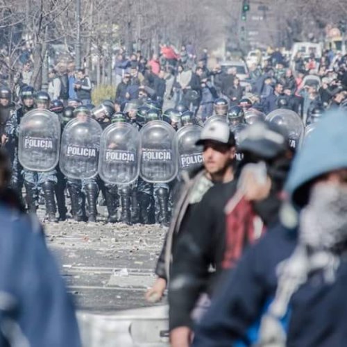 Reprimimen a los trabajadores del Astillero Río Santiago