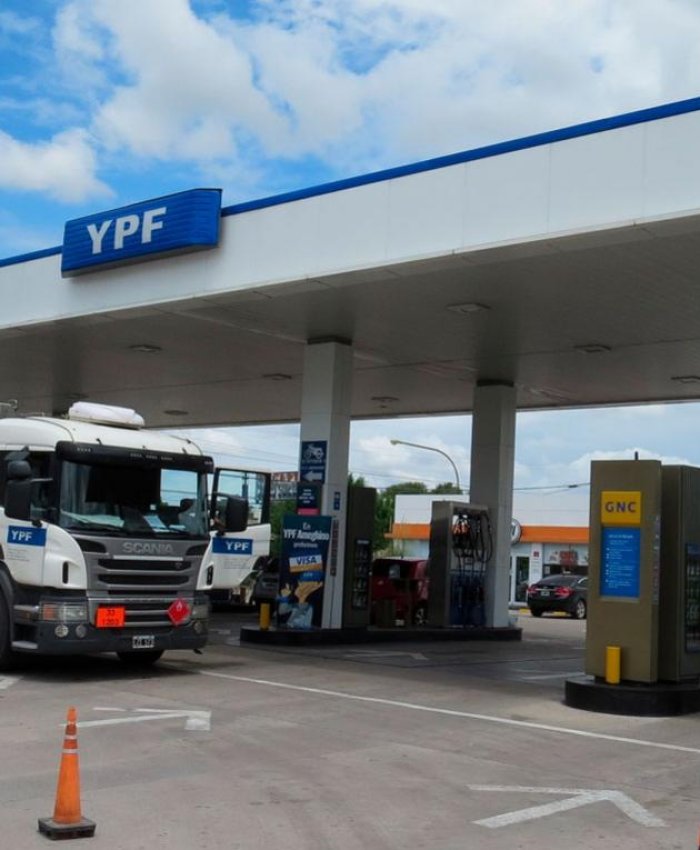YPF y Shell aumentaron 5% el precio de sus naftas en todo el país: aunque estiman que el precio de la nafta súper todavía sigue atrasado cerca de un 26%